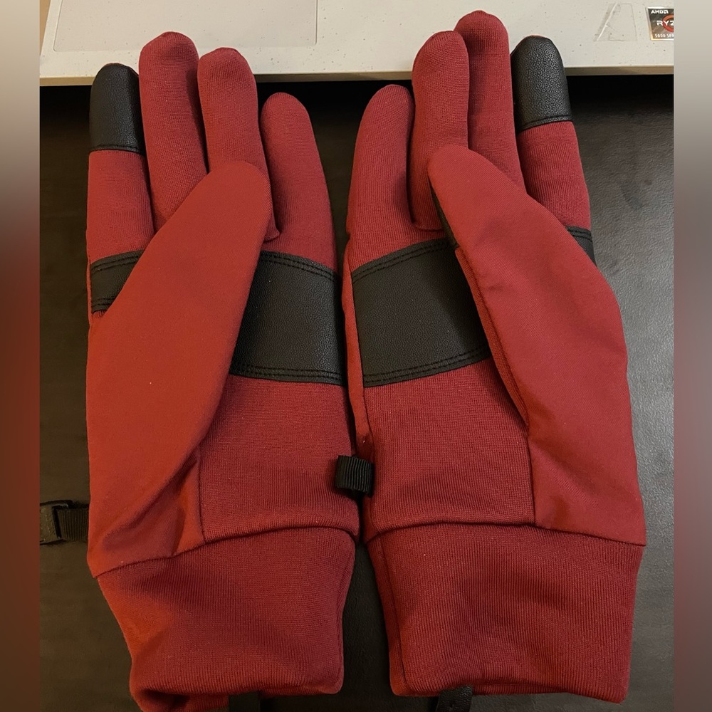 Uniqlo heat tech gloves